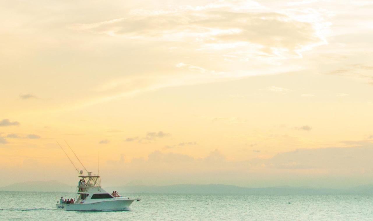 Royal Belize Hotell Thatch Caye Exteriör bild
