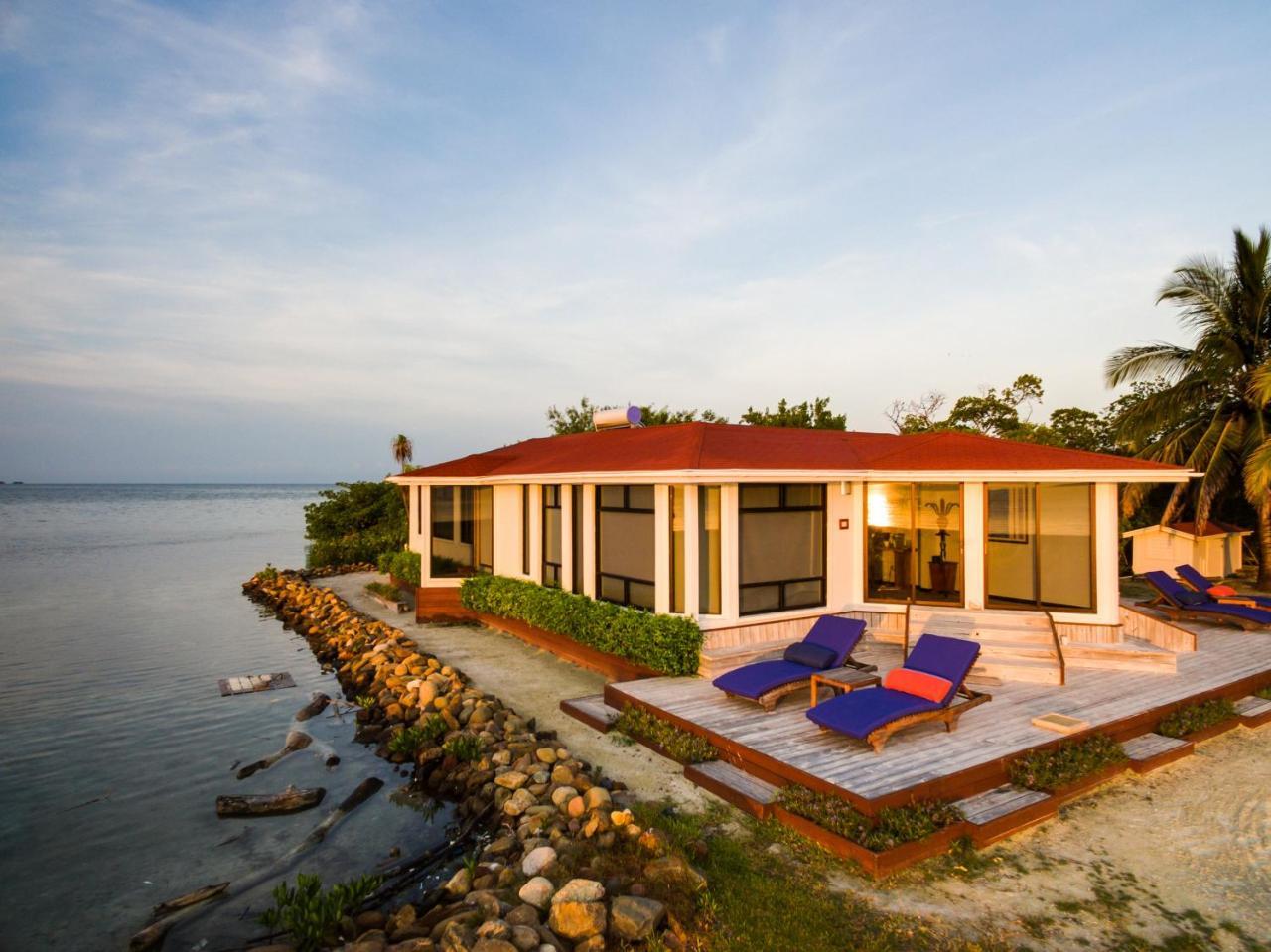 Royal Belize Hotell Thatch Caye Exteriör bild