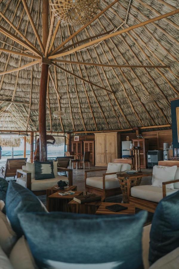 Royal Belize Hotell Thatch Caye Exteriör bild